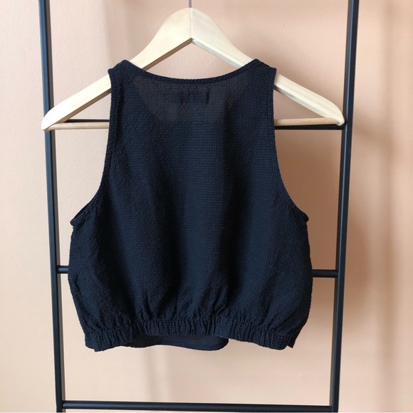 First Rite Crop Tank in Black Size Medium - Picture 4 of 5